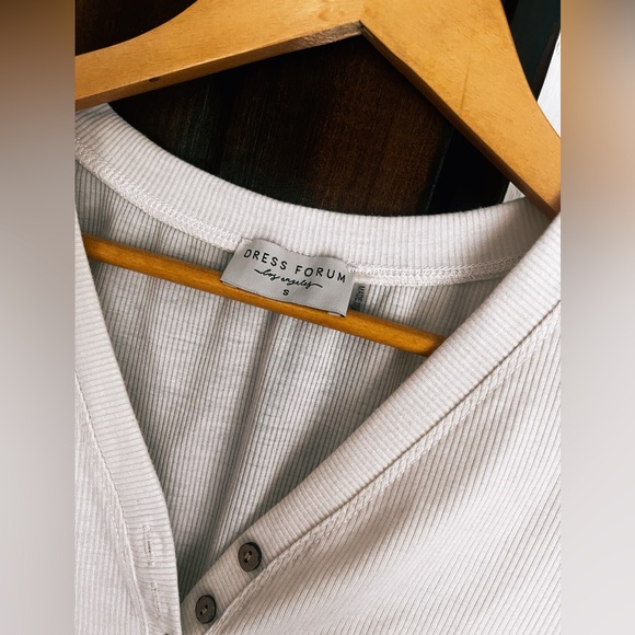 Dress Forum Los Angeles Oatmeal Bodysuit 🤍 - Picture 3 of 3